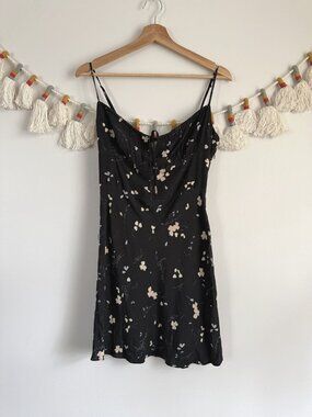Aritzia Wilfred Bellow Floral Front Tie Smock Sleeveless Mini Dress Coquette 4